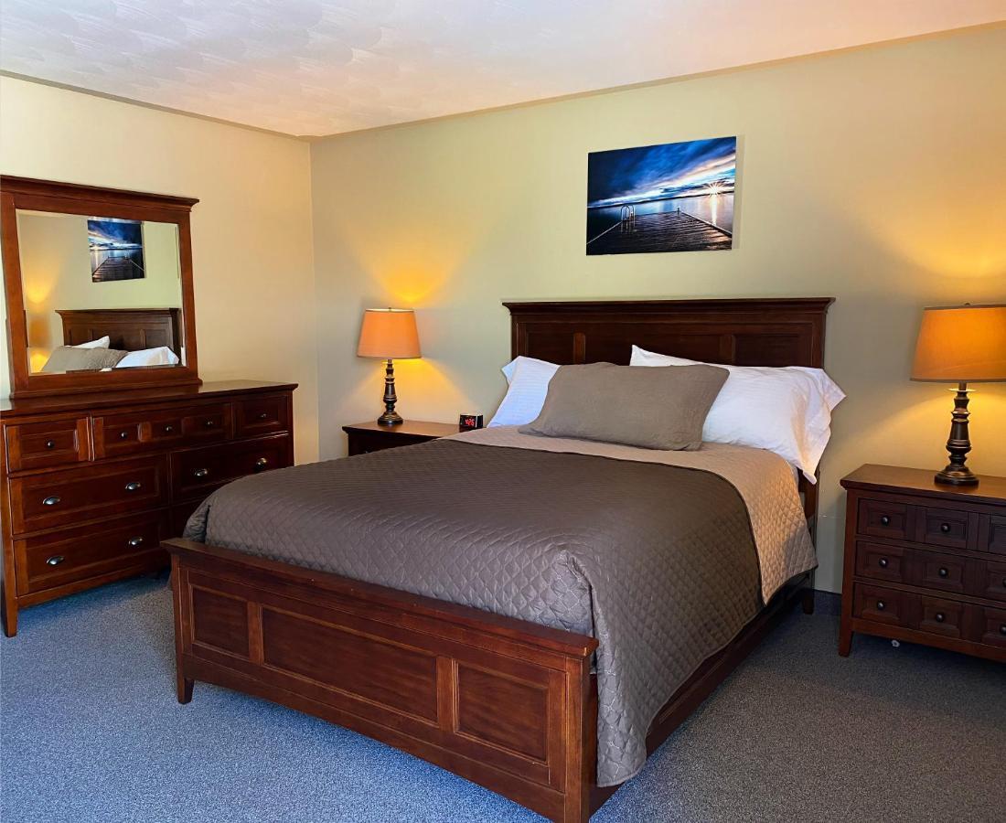 Manitoulin Inn Mindemoya Bagian luar foto