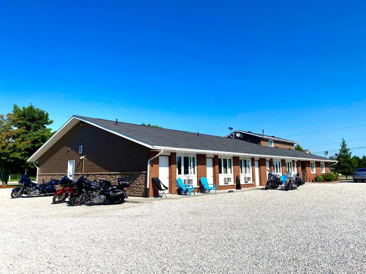 Manitoulin Inn Mindemoya Bagian luar foto