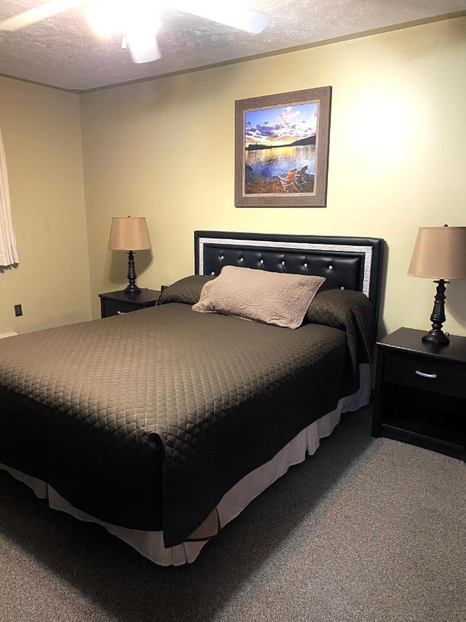 Manitoulin Inn Mindemoya Bagian luar foto