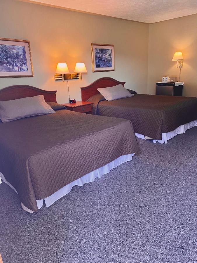 Manitoulin Inn Mindemoya Bagian luar foto