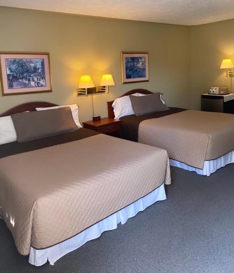 Manitoulin Inn Mindemoya Bagian luar foto