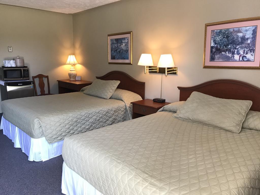 Manitoulin Inn Mindemoya Bagian luar foto